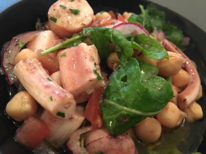 Salata od hobotnice i slanutka